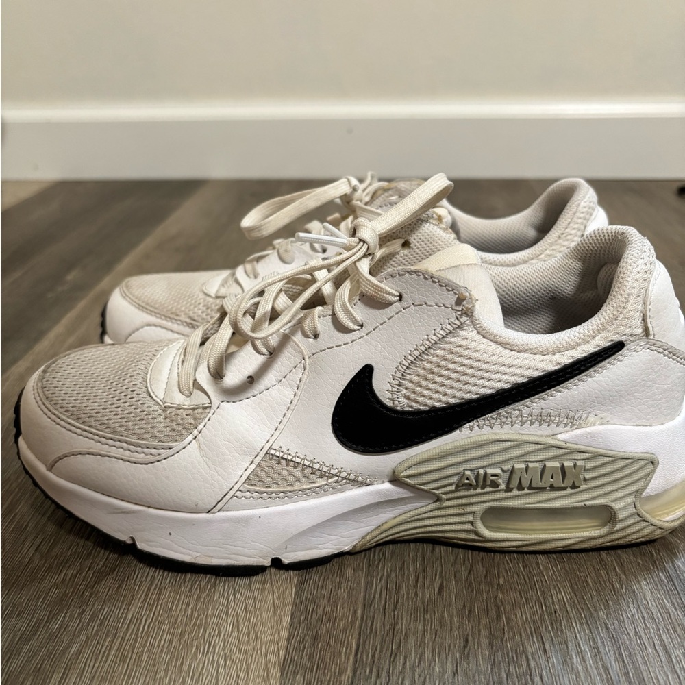 Nike Air Max White and Black Sneakers